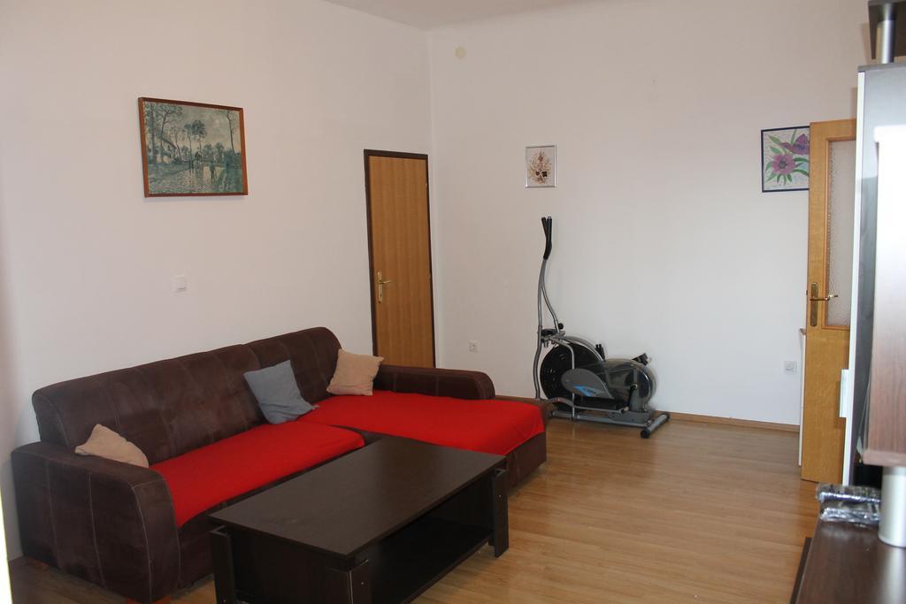 Apartment Nera พูลา ภายนอก รูปภาพ