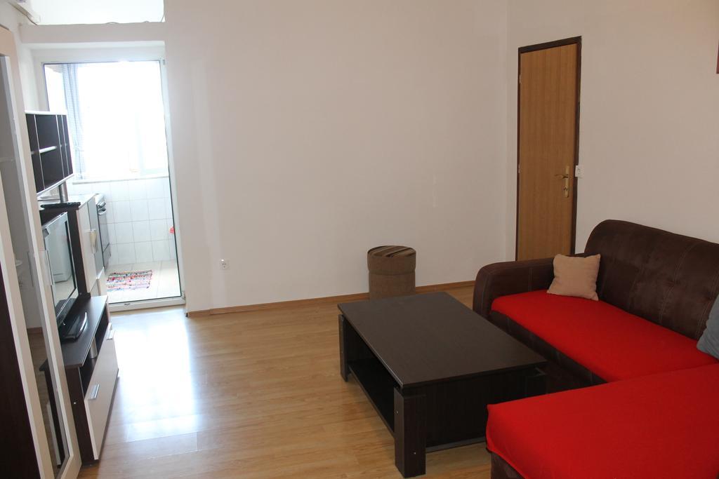 Apartment Nera พูลา ภายนอก รูปภาพ